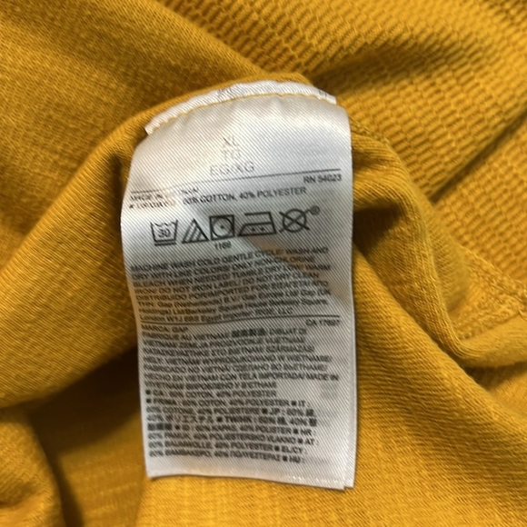 GAP women's Golden Long Sleeve Tee - Picture 4 of 4